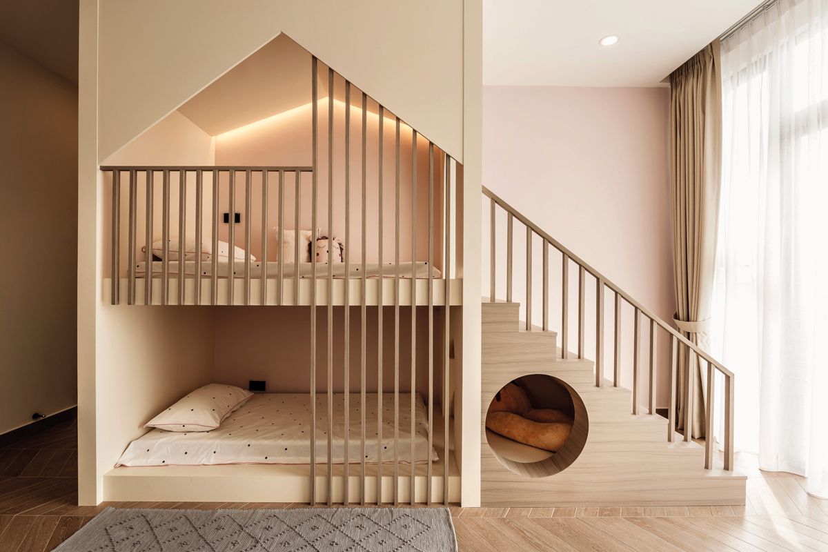 The children’s room is designed in the style of a modern treehouse