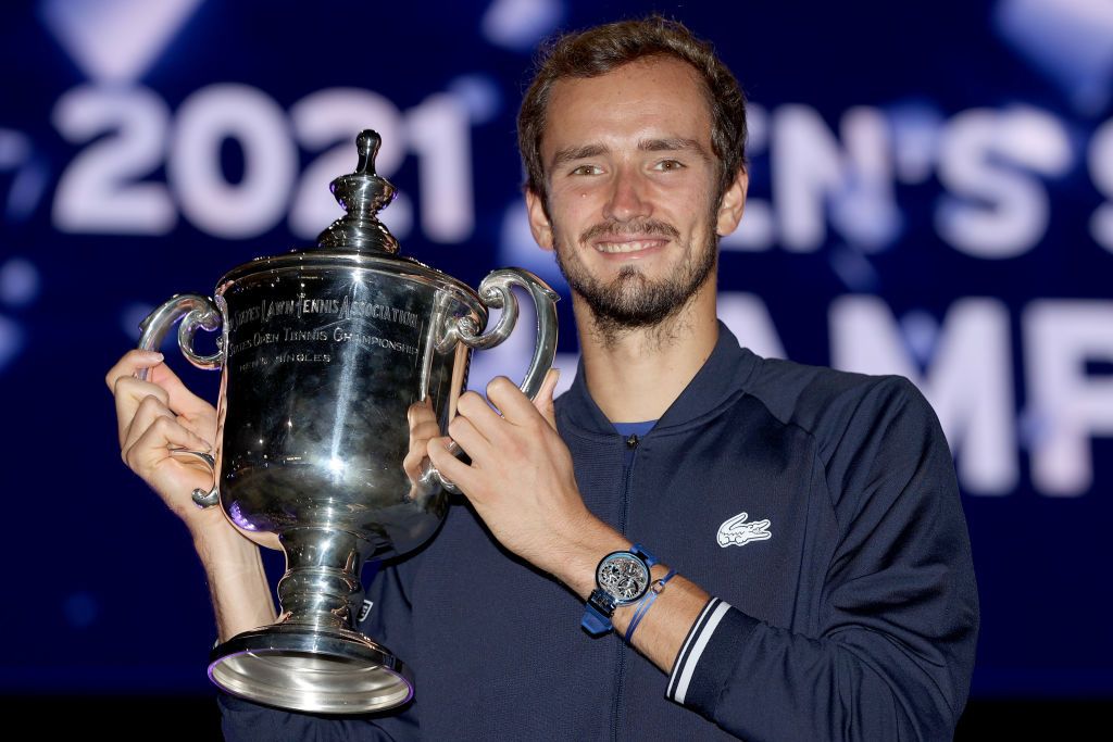 梅德韋傑夫佩戴著Bovet 1822推出的OttentaSei陀飛輪腕錶。(Photo: Matthew Stockman/Getty Images)