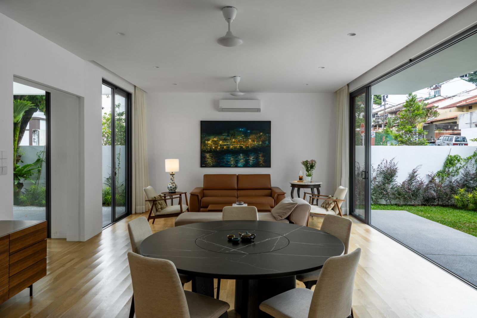 Seamless indoor outdoor living