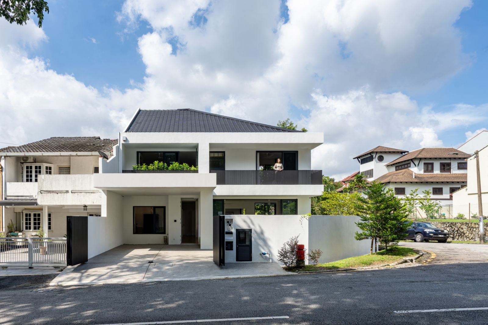 The minimalist facade