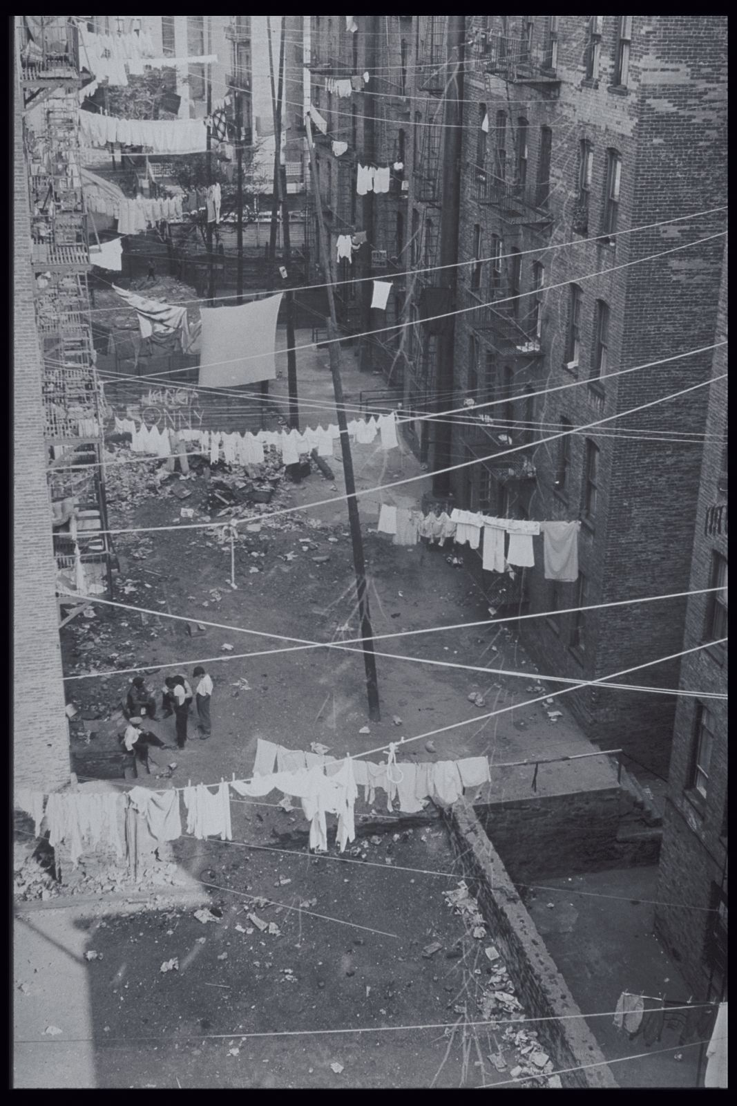 Laneway during The Great Depression (Photo: Getty Images)