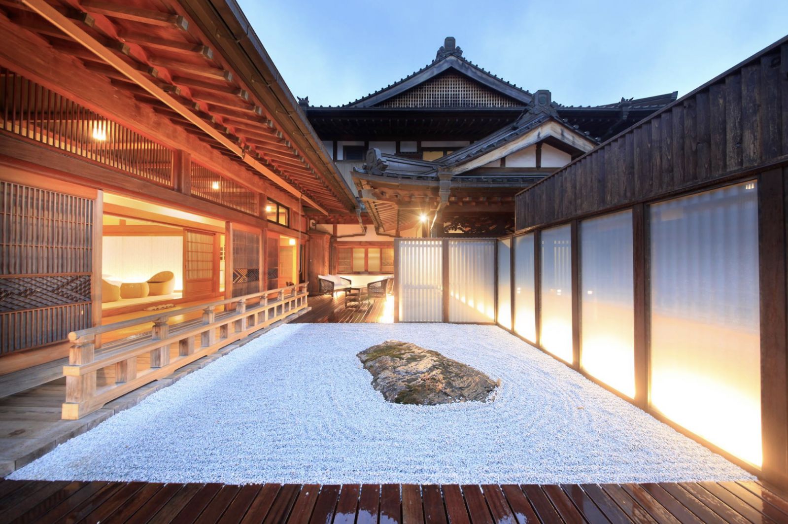 (Photo: 河口湖富士温泉寺夢殿日式旅館)
