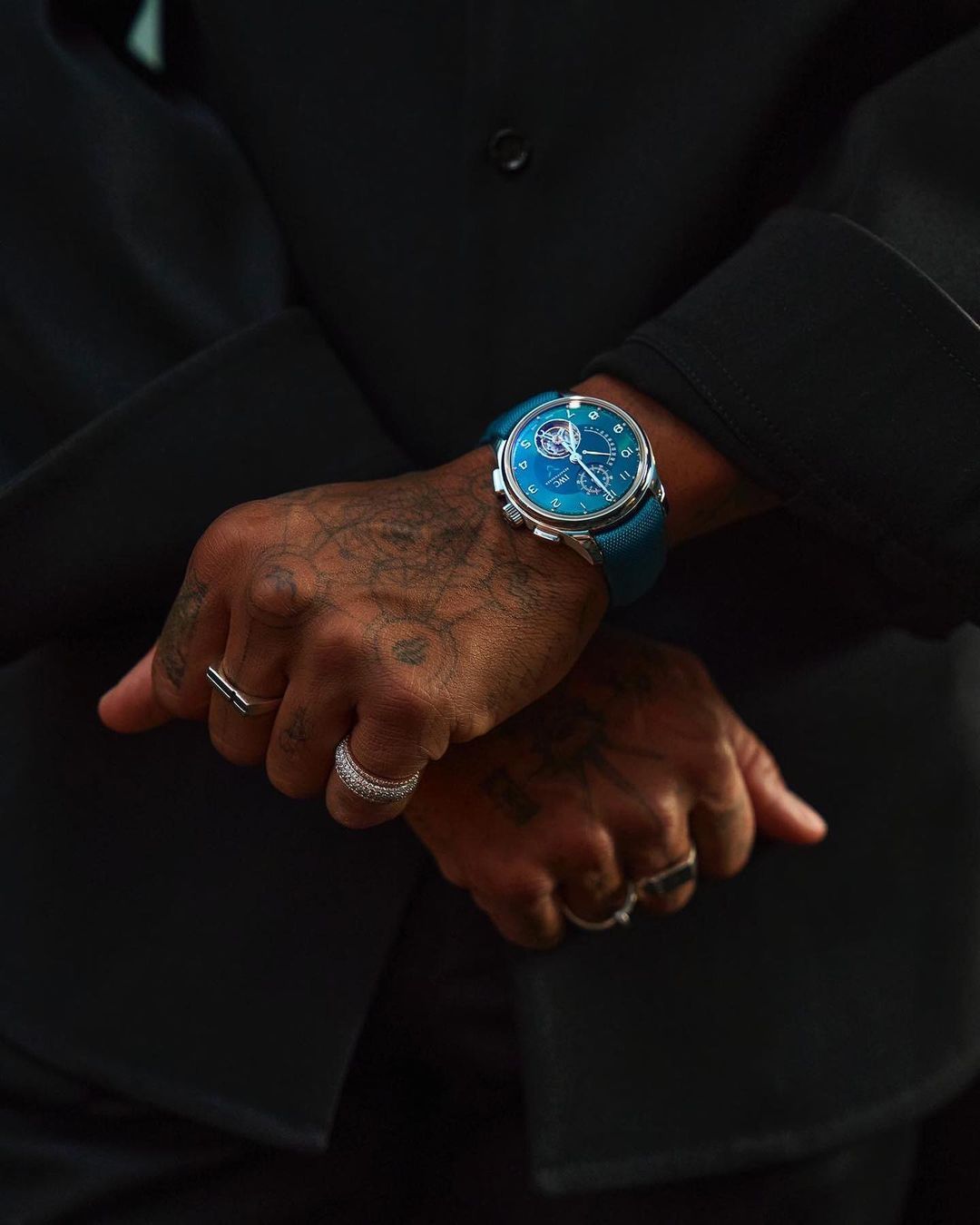 Lewis Hamilton最近亦與IWC合作推出其設計的特別版腕錶,全球限量44枚。(Photo: IG@lewishamilton)