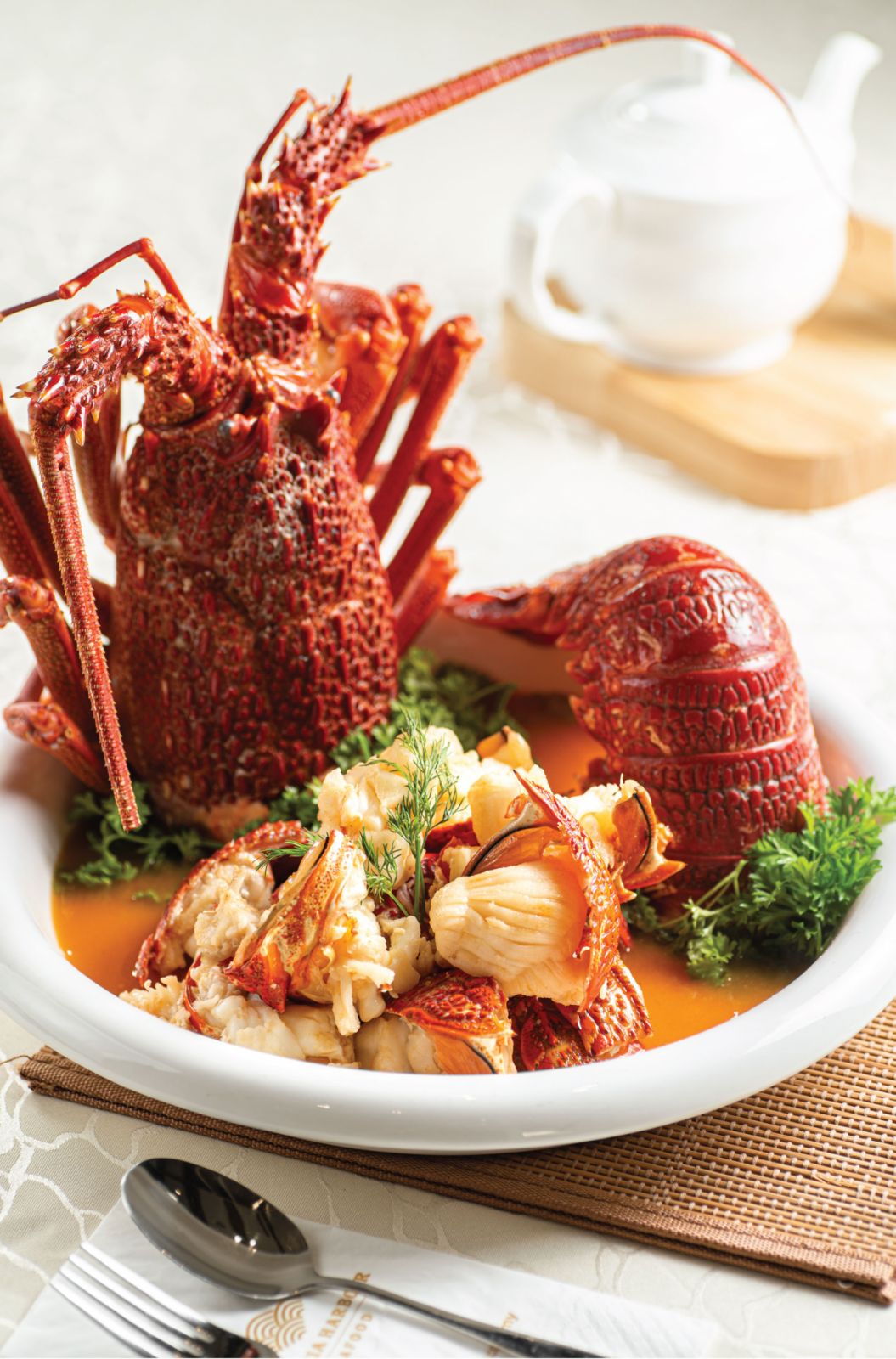 Authentic Hong Kong-style seafood served at Victoria Harbour