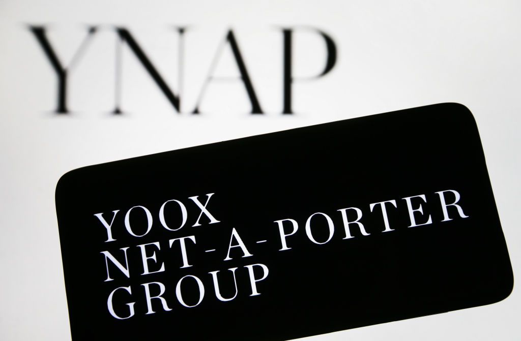 Net-A-Porter是英國知名奢侈品購物網站，有許多珠寶、腕錶品牌積極與其合作，上架商品。（Photo: Pavlo Gonchar/SOPA Images/LightRocket via Getty Images）