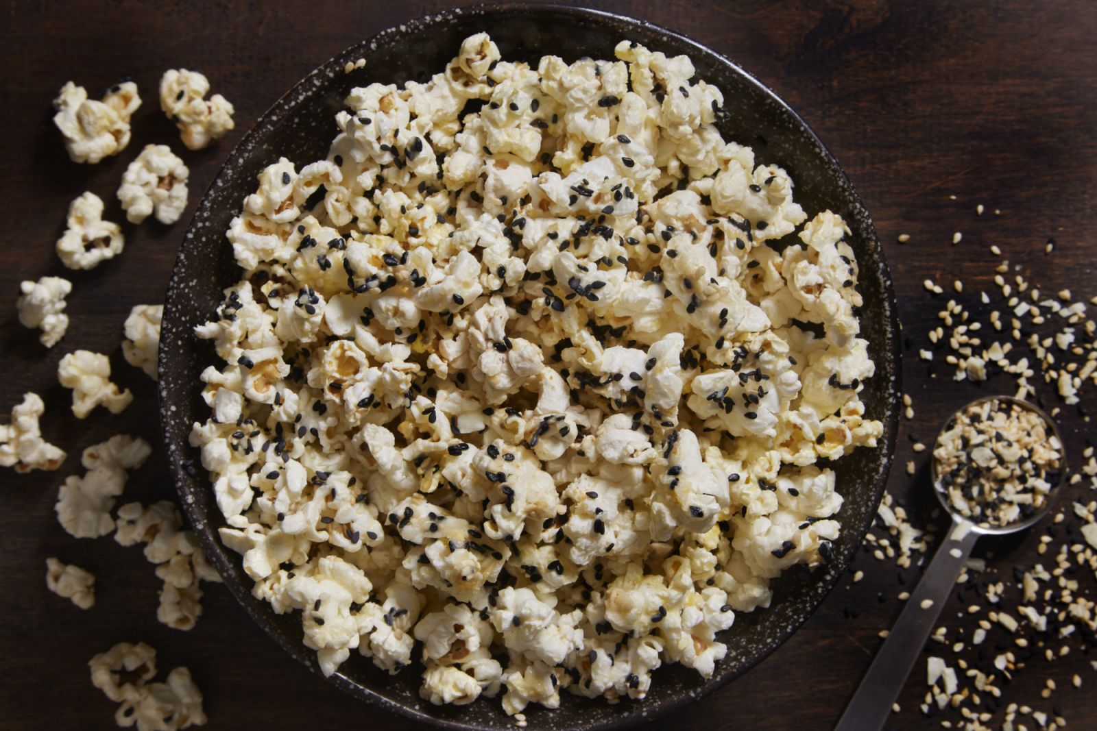 Spiced popcorn. (Photo: Lauri Patterson / Getty Images)