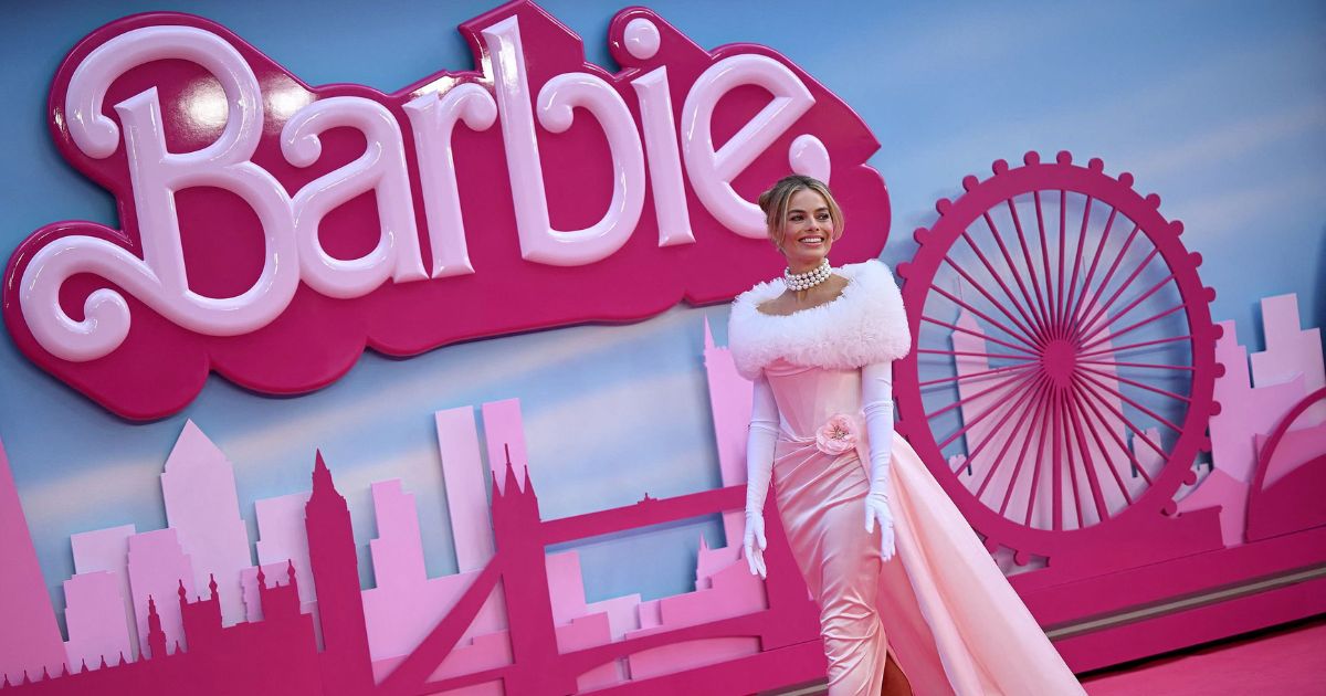 Starring in the ‘Barbie’ movie, Margot Robbie is one of the celebrities who influenced the fashion industry in 2023 (Photo: Getty Images)