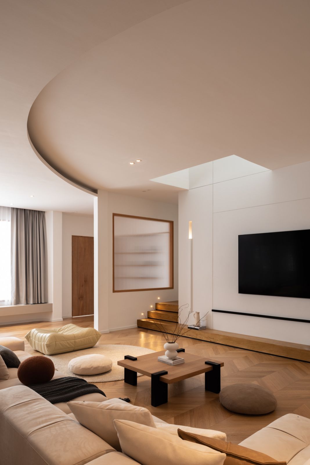 Natural light now baths the living area (Photo: TWJPTO)