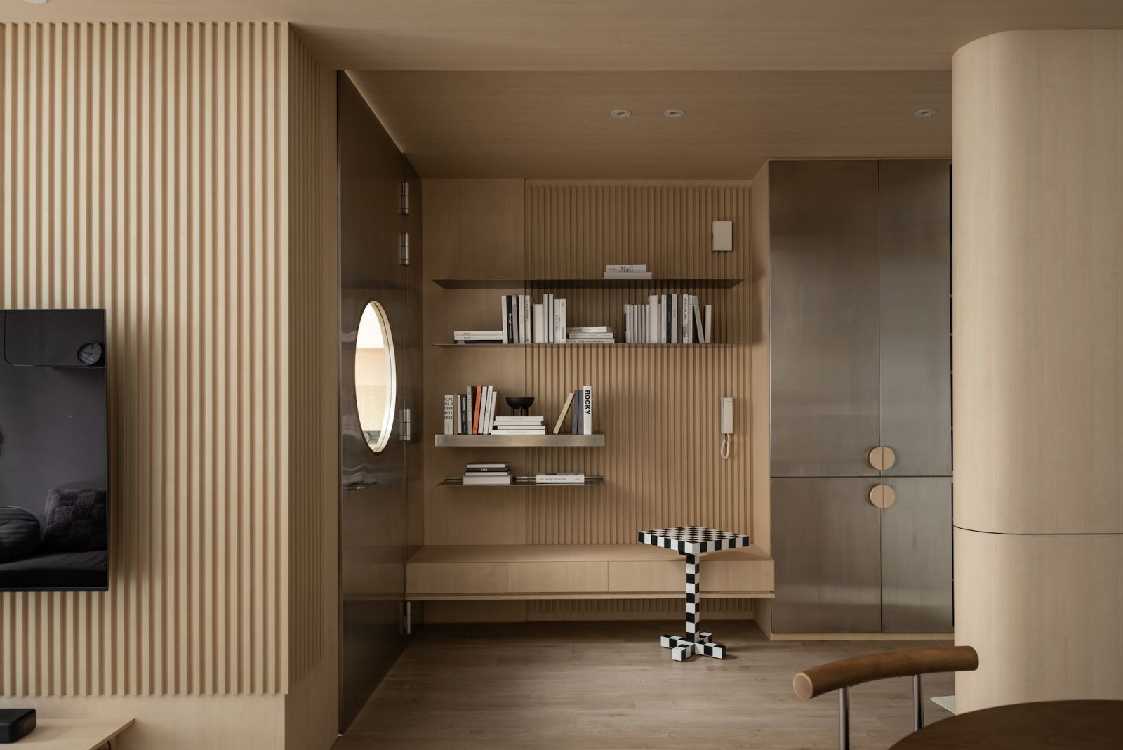A neutral palette with contrasting textures (Photo: TWJPTO)