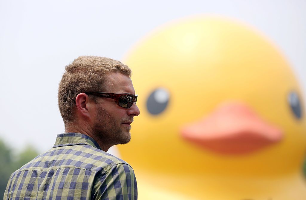 HANGZHOU, CHINA - JUNE 14: (CHINA OUT) Dutch conceptual artist Florentijn Hofman attends a charitable donation ceremony for autistic children at Hangzhou Xixi National Wetland Park on June 14, 2014 in Hangzhou, Zhejiang Province of China. (Photo by VCG/VCG via Getty Images)
