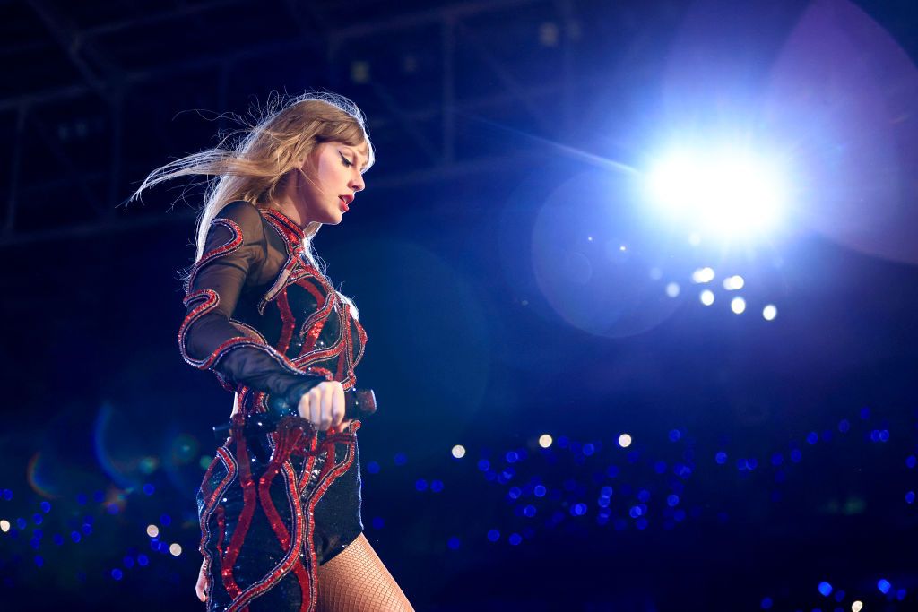 SAO PAULO, BRAZIL - NOVEMBER 24: (EDITORIAL USE ONLY. NO BOOK COVERS.) Taylor Swift performs onstage during "Taylor Swift | The Eras Tour" at Allianz Parque on November 24, 2023 in Sao Paulo, Brazil. (Photo by Buda Mendes/TAS23/Getty Images for TAS Rights Management)