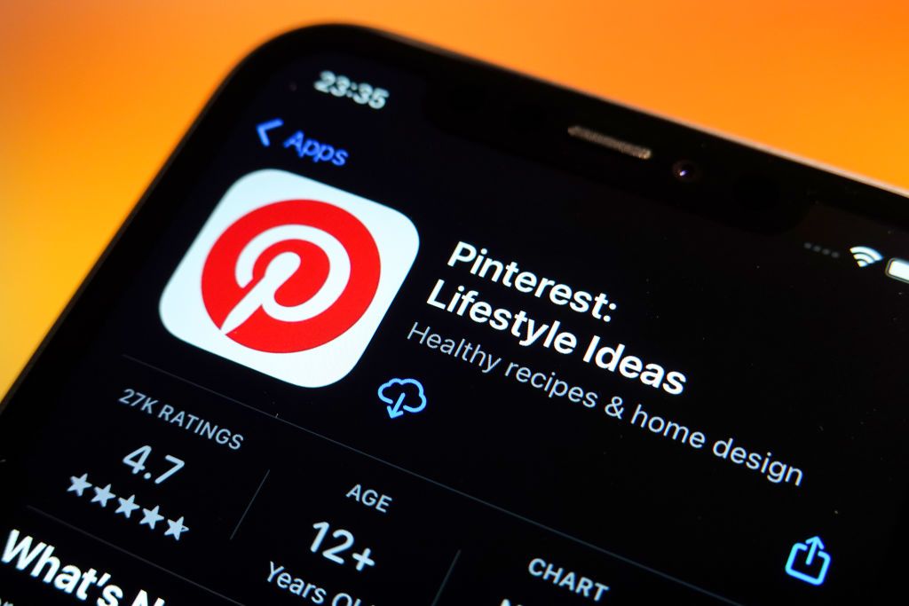 根據多家外媒報導,Pinterest在Z世代使用者間快速竄起,成為好感度最高的社群平台。(Photo Illustration by Sheldon Cooper/SOPA Images/LightRocket via Getty Images)
