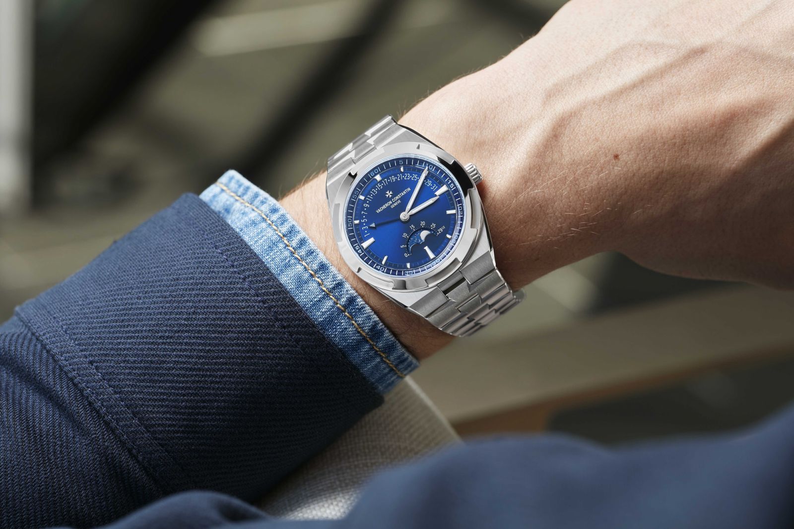 Vacheron Constantin Overseas Moon Phase RetrogradeDate