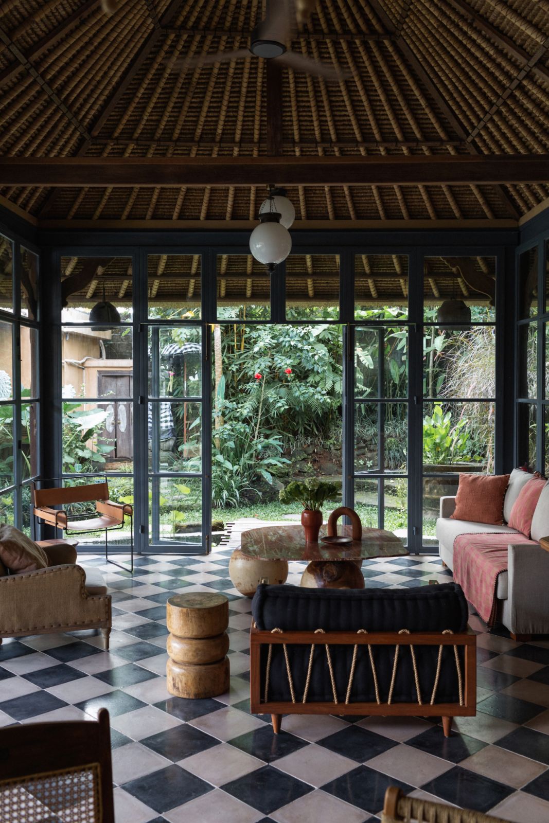 Từ ngôi nhà bỏ hoang thành thiên đường nghỉ dưỡng Bali - 5