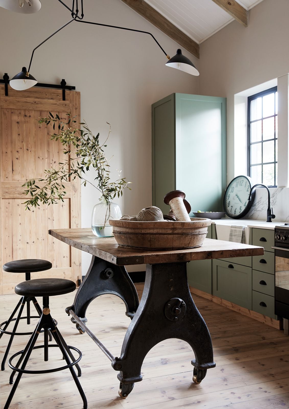Honouring its heritage, this garden cottage was yet updated with a future-proof design