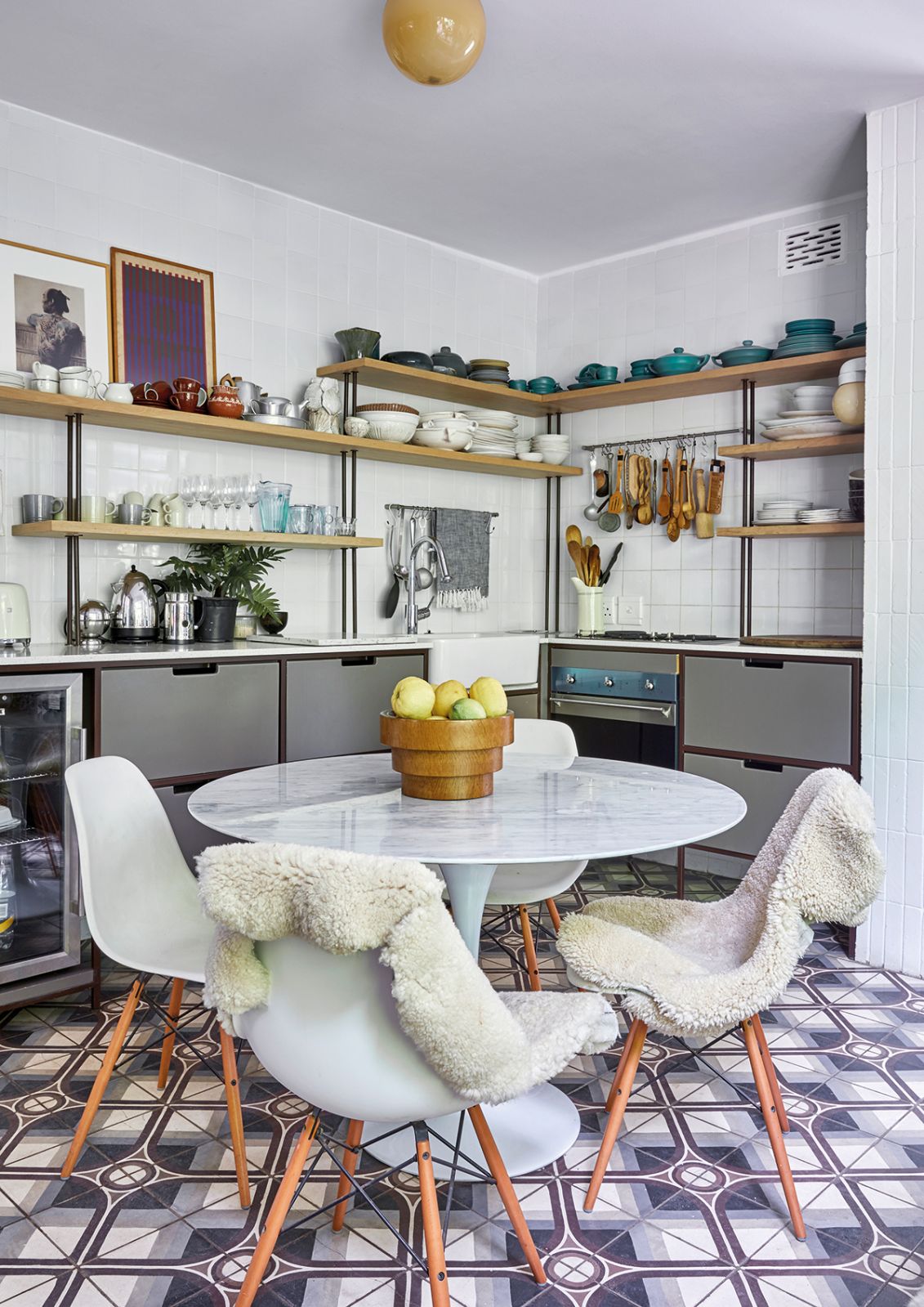 A lovely Cape Town property with a chic open kitchen