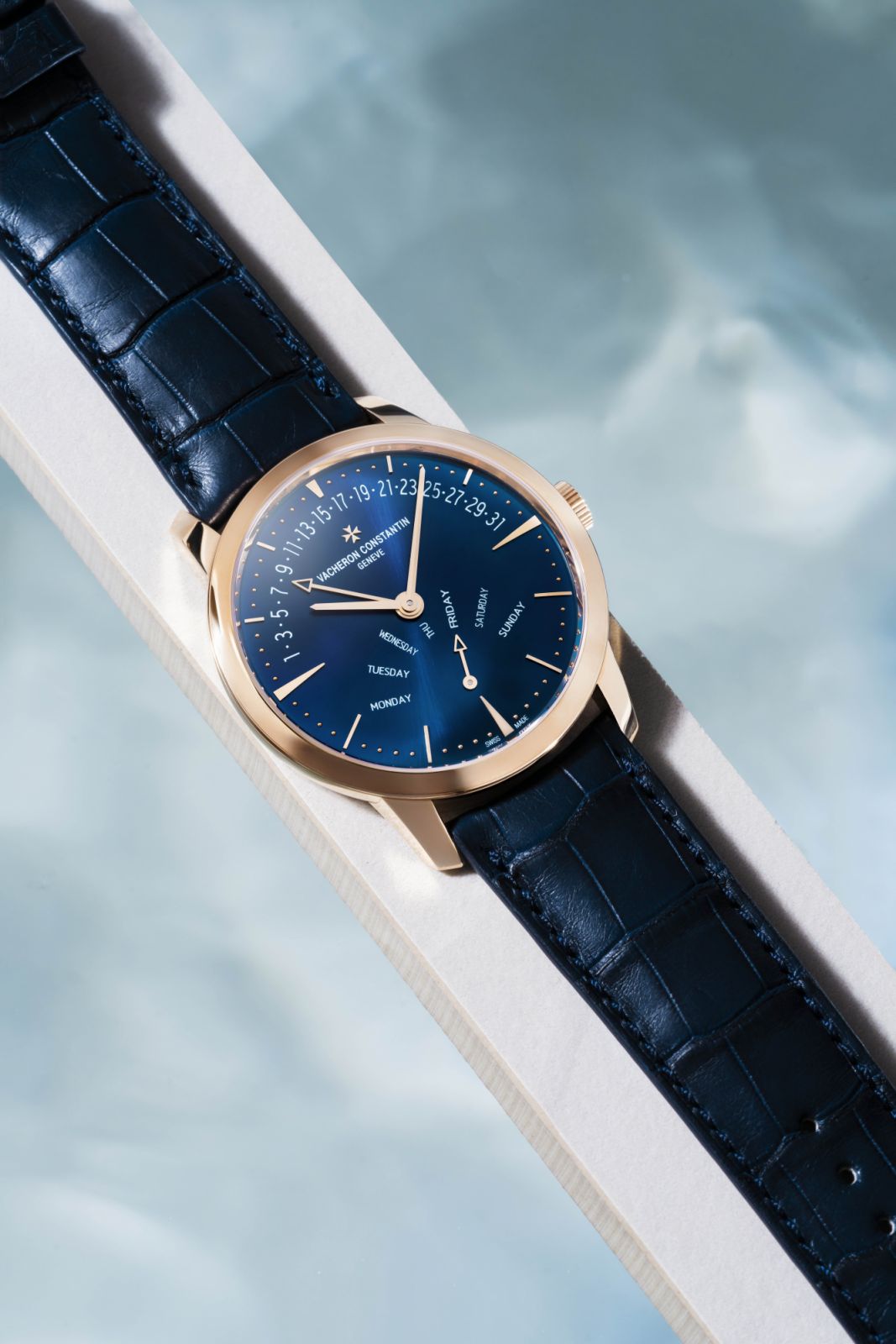 Vacheron Constantin Patrimony Retrograde in pink gold with a blue dial