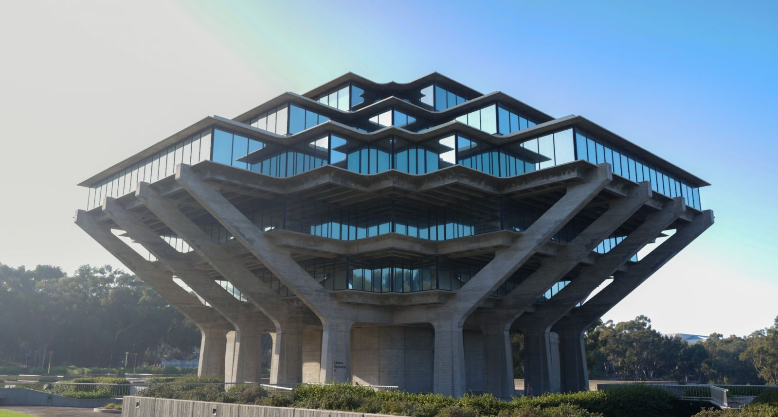 Geisel Library, University of California di San Diego, California (Foto: Westxtk / WikiCommons)