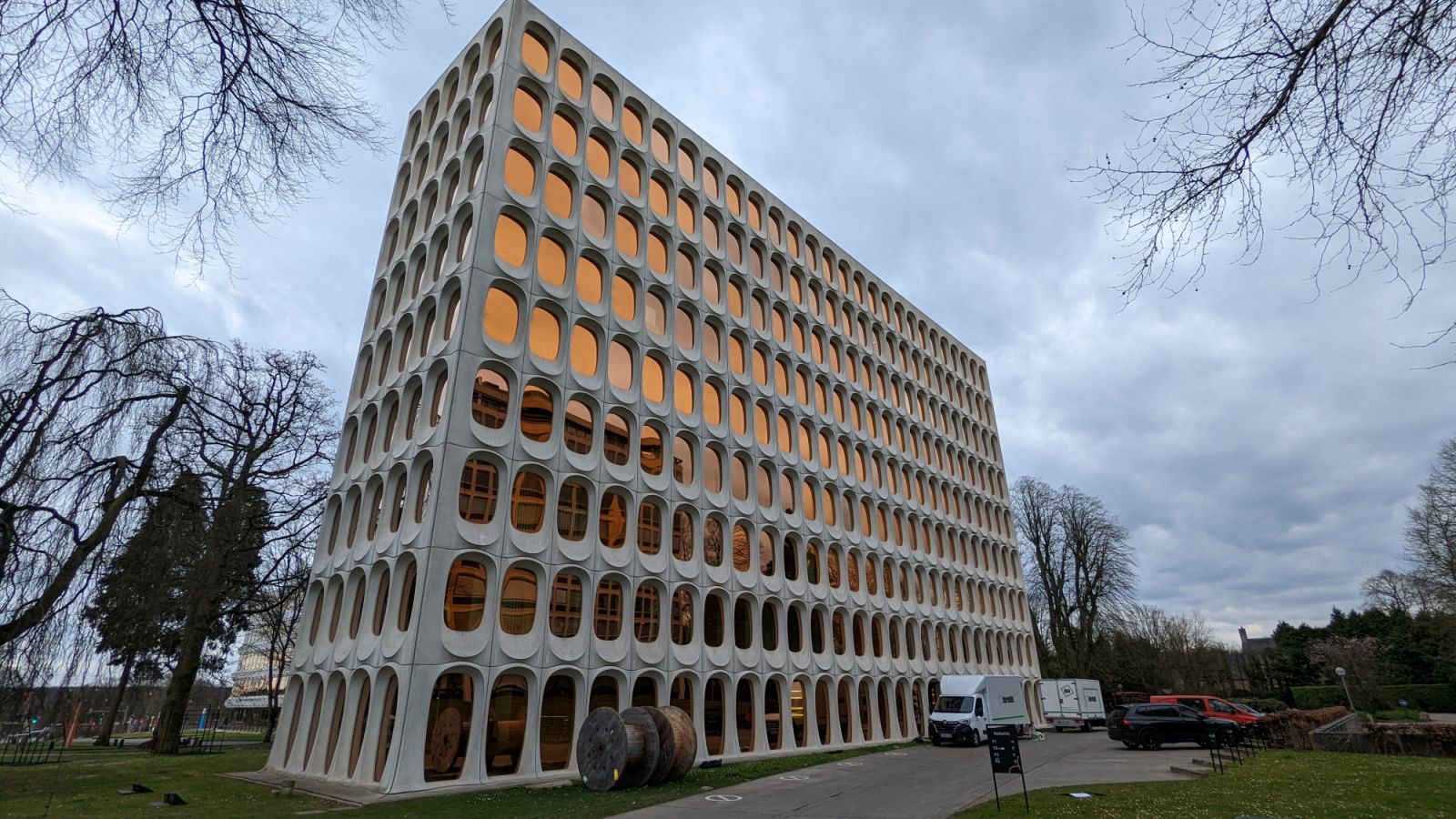 CBR Building di Brussels, Belgium (Photo: Dossid / WikiCommons)
