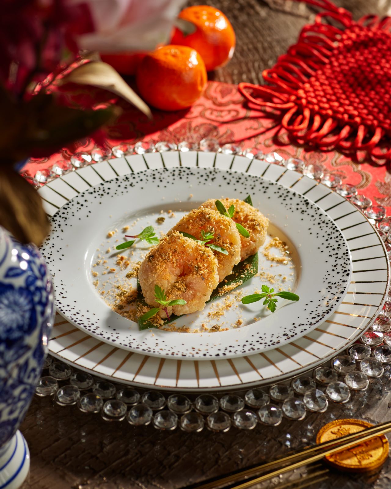 Deep-fried sea prawn with golden seaweed crumb. (Photo: The St. Regis Kuala Lumpur)