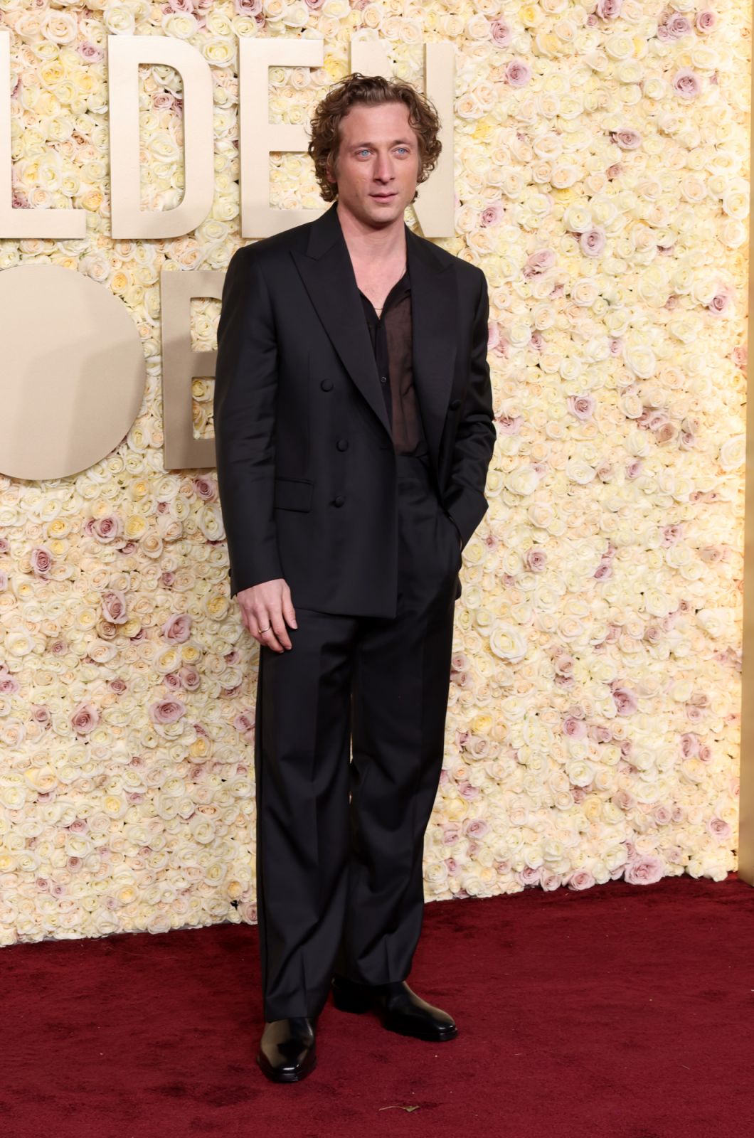 BEVERLY HILLS, CALIFORNIA - JANUARY 07: Jeremy Allen White attends the 81st Annual Golden Globe Awards at The Beverly Hilton on January 07, 2024 in Beverly Hills, California. (Photo by Amy Sussman/Getty Images)