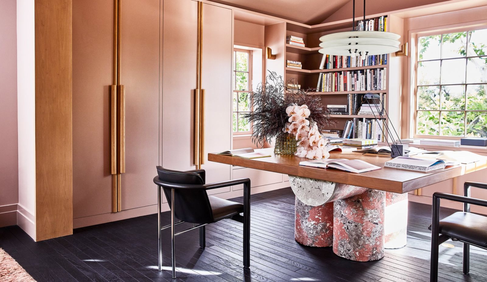 The chic home office of a Los Angeles residence (Photo: Instagram/@kellywearstler)