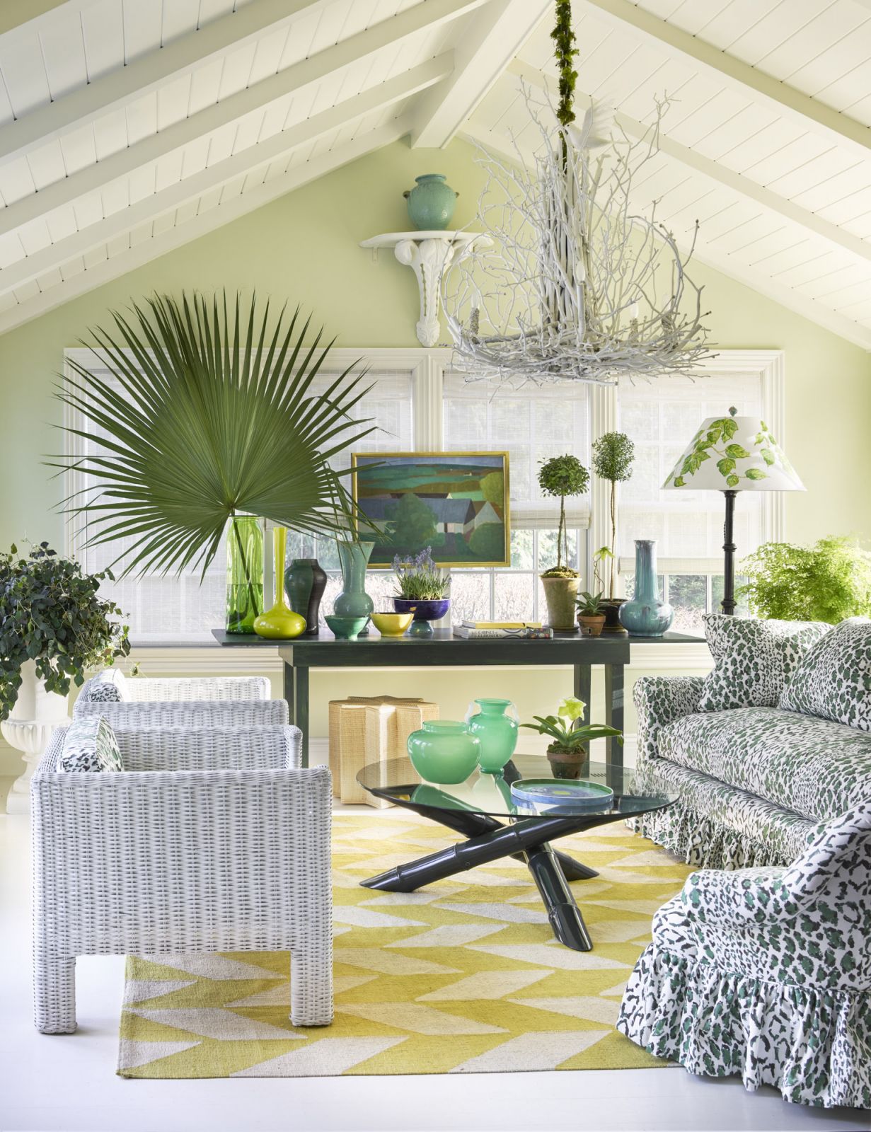 A sherbet-toned sitting room in a Greenwich residence (Photo: Instagram/@patrickmele)