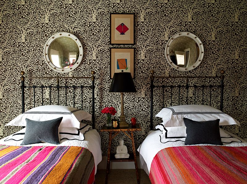 Guest room in a farmhouse residence in Rowayton (Photo: Instagram/@patrickmele)
