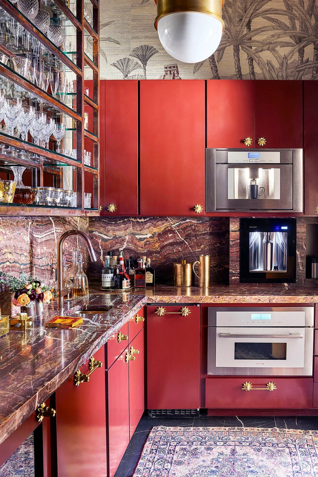 Scarlet marble and cabinetry with gold ornate handles (Photo: Instagram/@ceylonetcie)