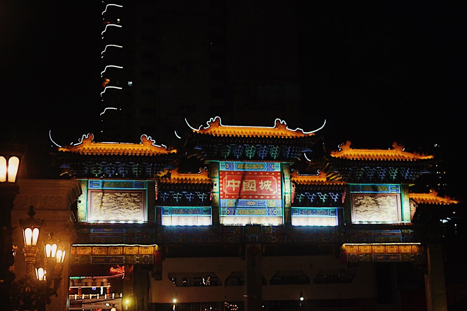 The world’s largest Chinatown arch at the foot of Jones Bridge in Manila