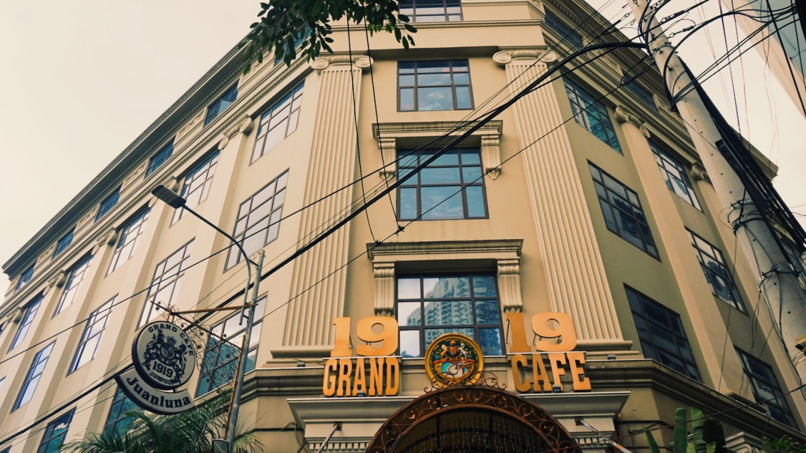 The 19 19 Grand Cafe used to be the HSBC Building, a heritage jewel built in 1922