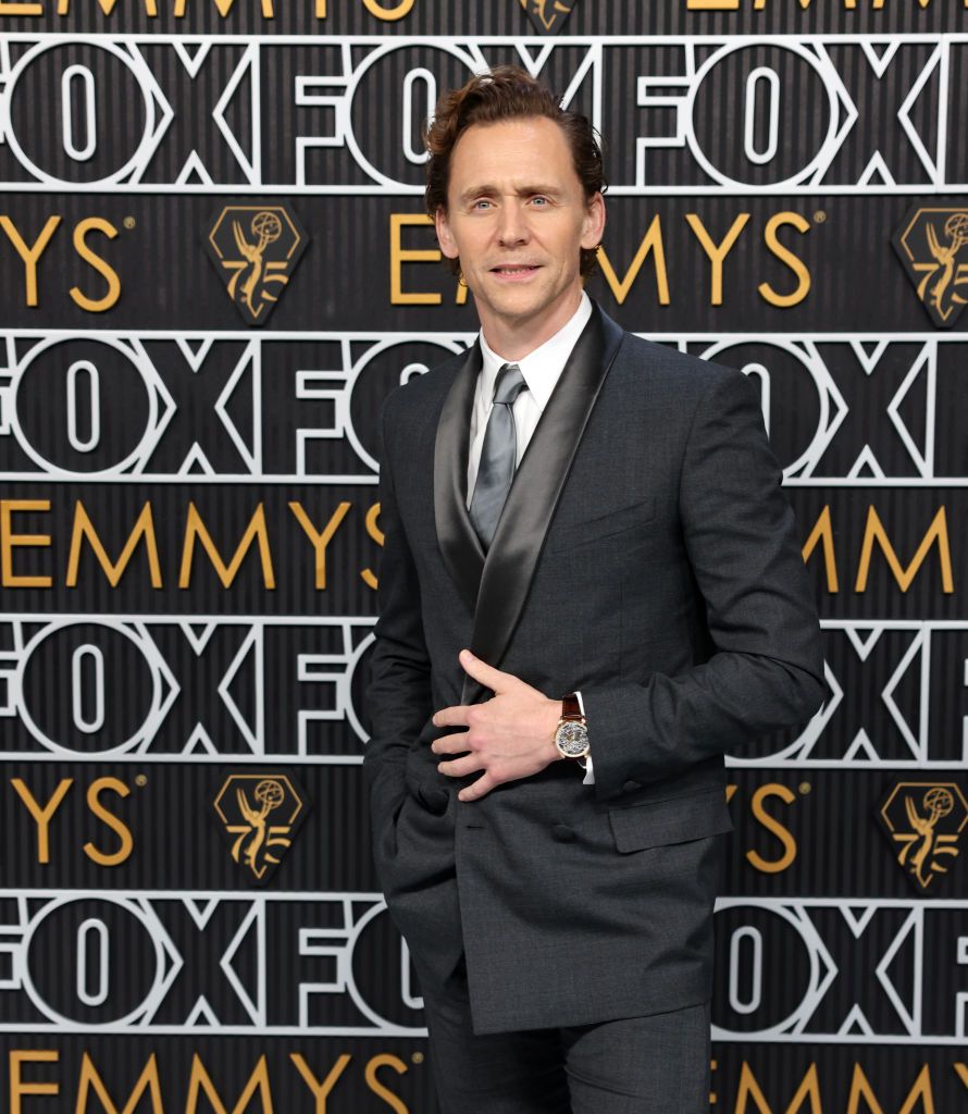 Los Angeles, CA - January 15: Tom Hiddleston arriving at the 75th Primetime Emmy Awards at the Peacock Theater in Los Angeles, CA, Monday, Jan. 15, 2024. (Jay L. Clendenin / Los Angeles Times via Getty Images)