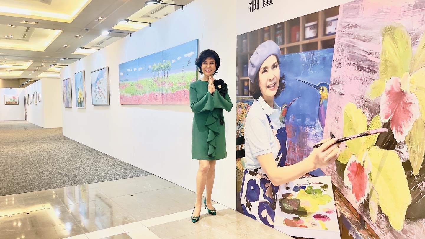 白嘉莉在2020年回台灣定居後,便租下信義區五星級飯店套房,一住便是三年多,並多次與媒體記者分享她選擇長住飯店的原因。(Photo: 白嘉莉個人臉書頁面)