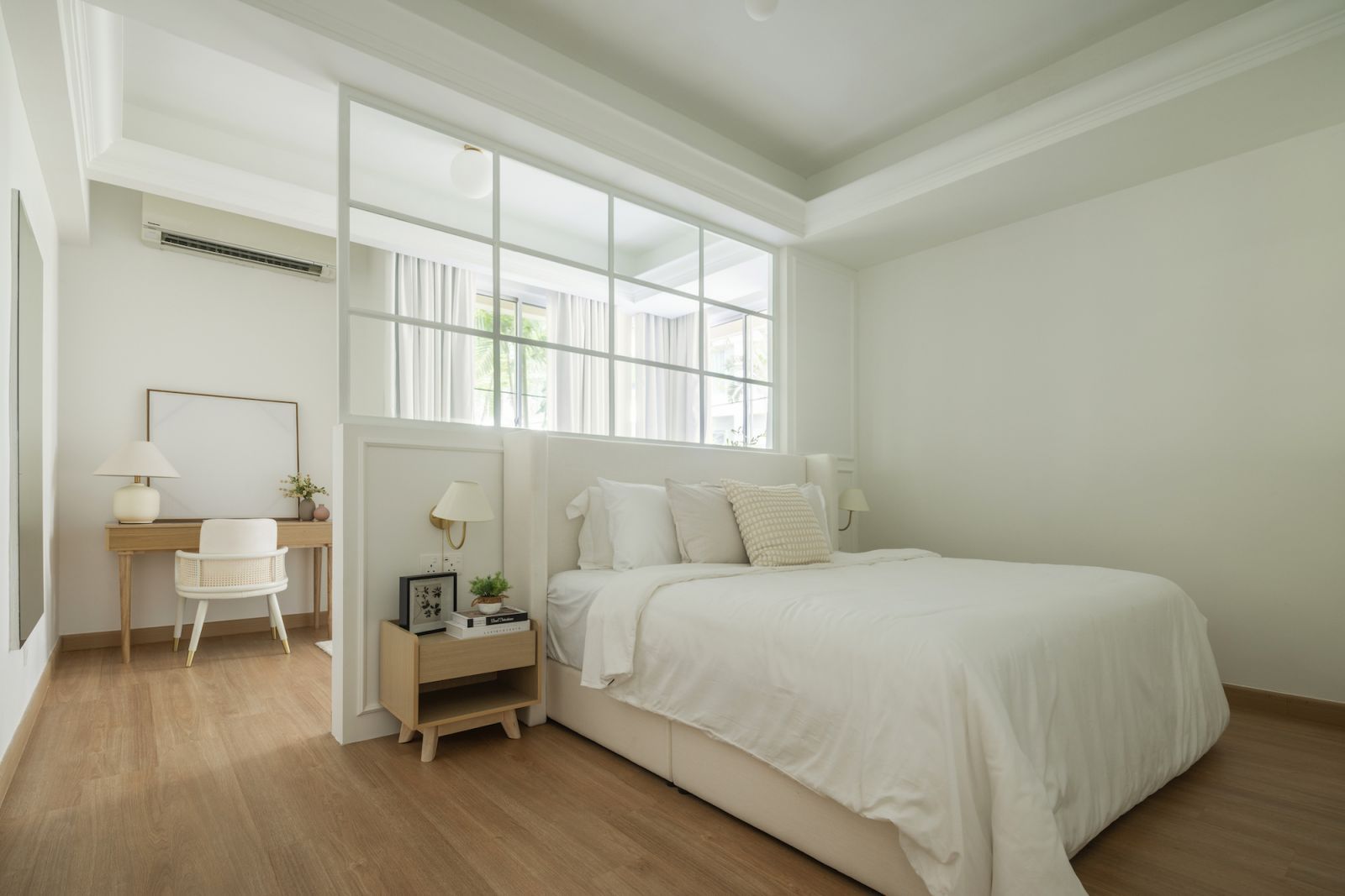 Filtered light in the bedroom thanks to the wall divider (Photo: Lawrence Choo)