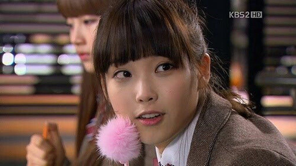 IU 首次出演電視劇《星夢高飛》。(Photo: KBS2)
