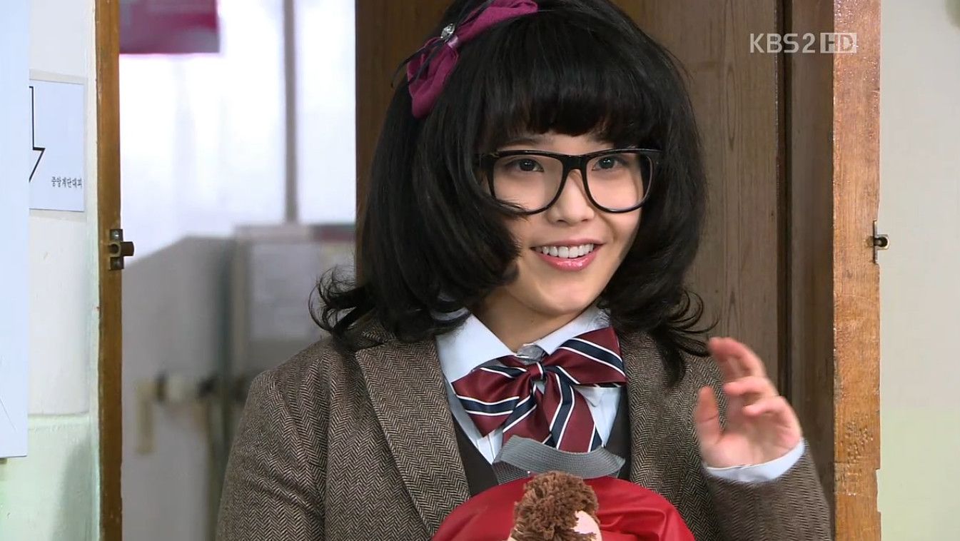 IU 首次出演電視劇《星夢高飛》。(Photo: KBS2)