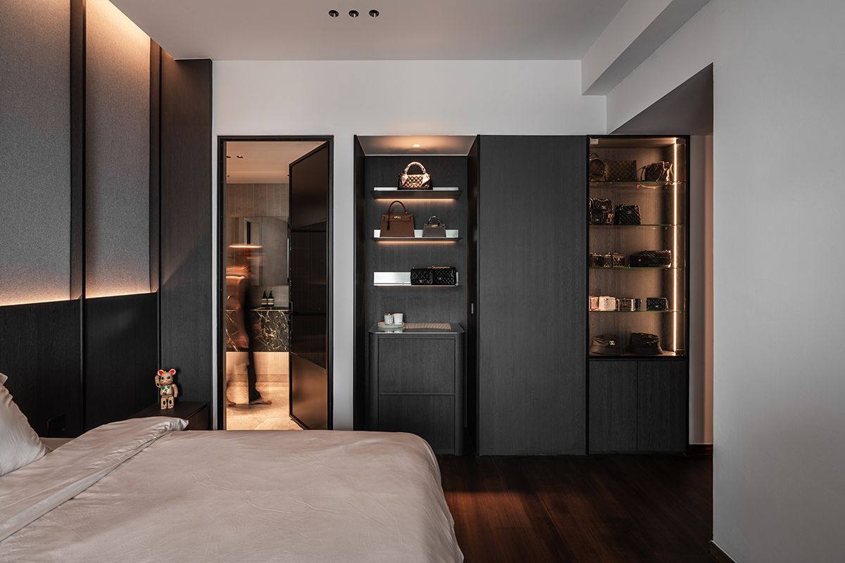 Modern and pared-back, this bedroom is subtly illuminated by the equally unassuming Isa V3 light by Sol Luminaire (Photo: Sol Luminaire)
