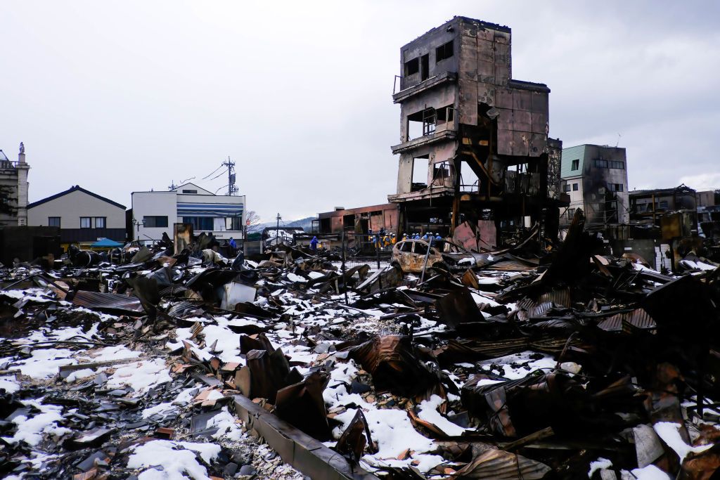 石川縣此次的地震強度高達日本氣象廳地震強度最高的七級。(Photo by James Matsumoto/SOPA Images/LightRocket via Getty Images)