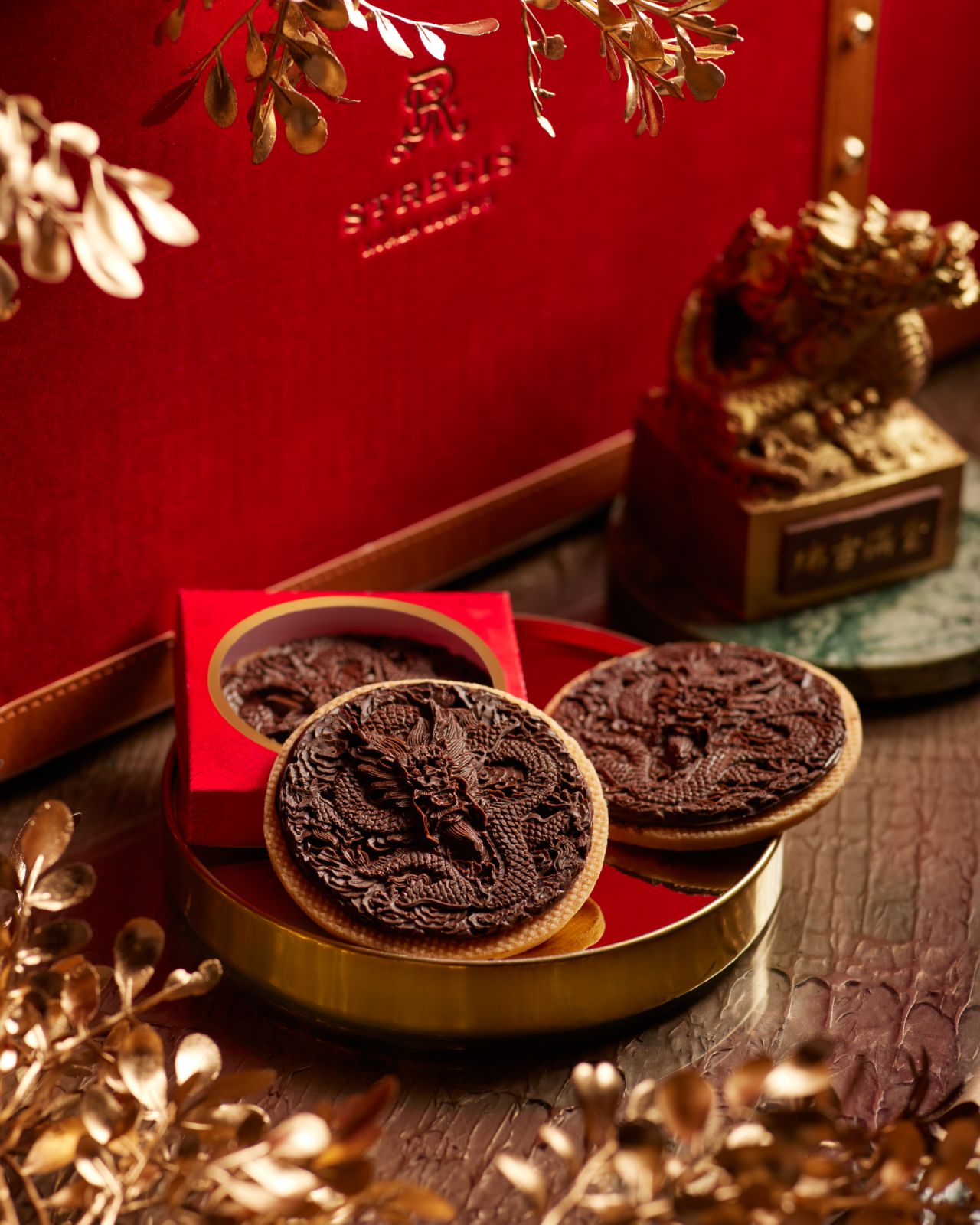 The St. Regis Kuala Lumpur's regal dragon cookie (Photo: The St. Regis Kuala Lumpur)