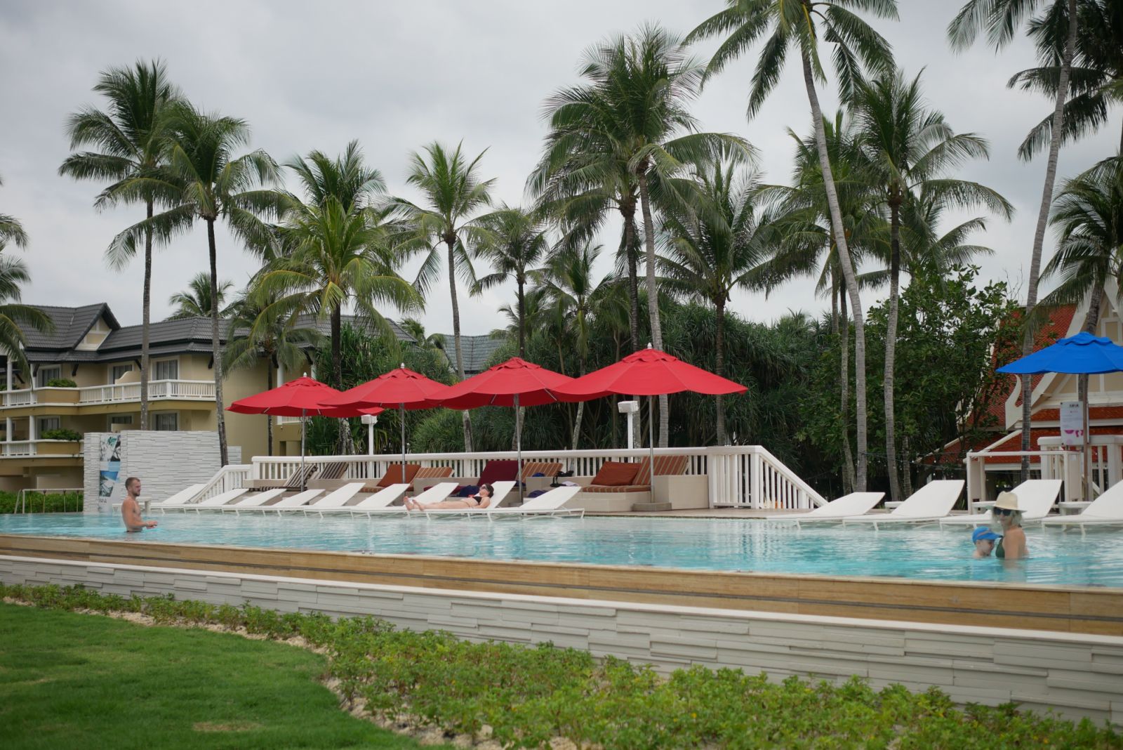 The elevated pool near Xana beach club
