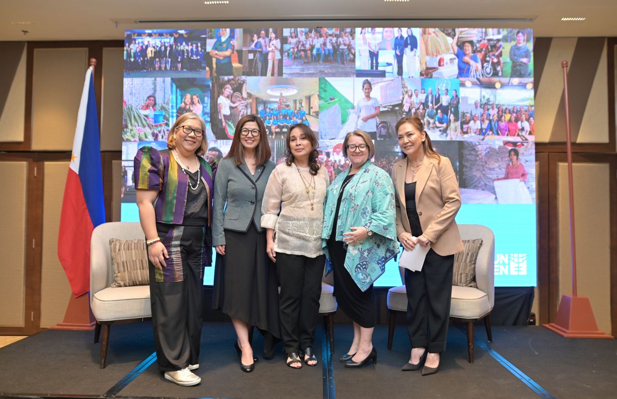 (From left) Rosalyn Mesina, HK Yu PSM, Loren Legarda, Sarah Knibbs, Karen Davila