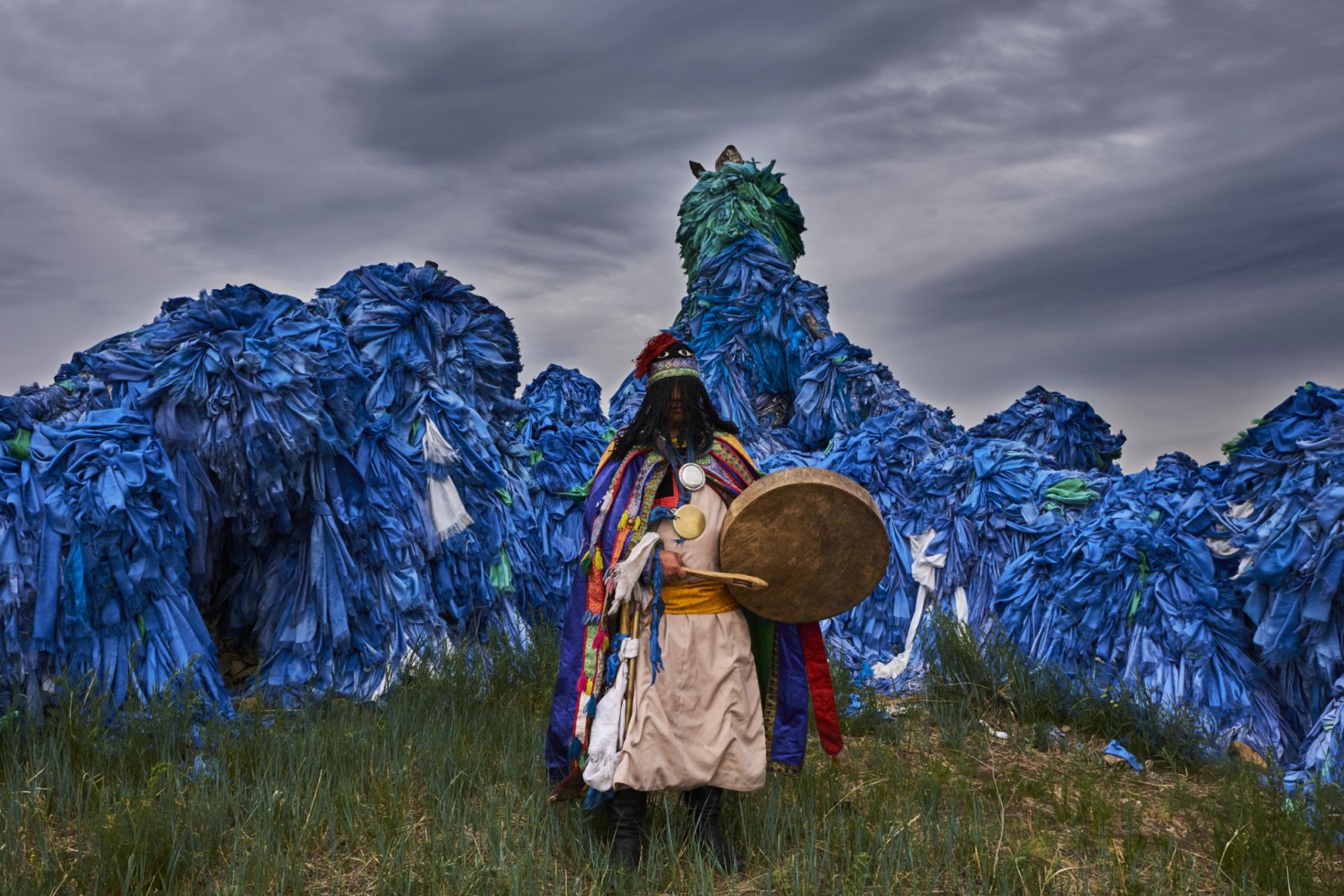 Mongolia, Khentii province, a shaman near a sacred shamanic ovoo