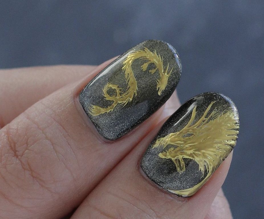 龍年美甲(Photo: Instagrammegumiyamamoto_nailmarna)