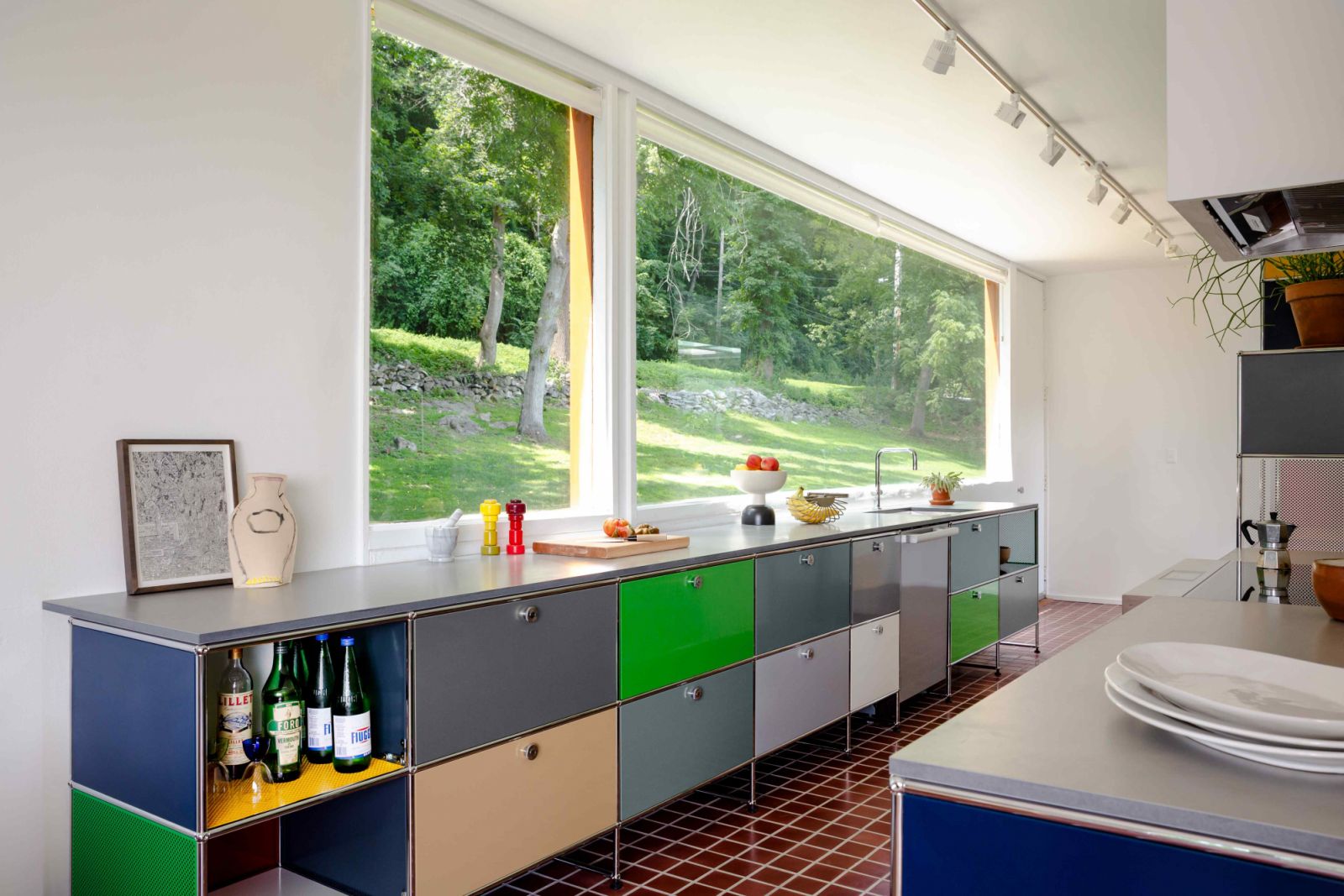 Acknowledging both the home’s past and future with a popular mid-century colour palette (Photo: Brian Ferry)