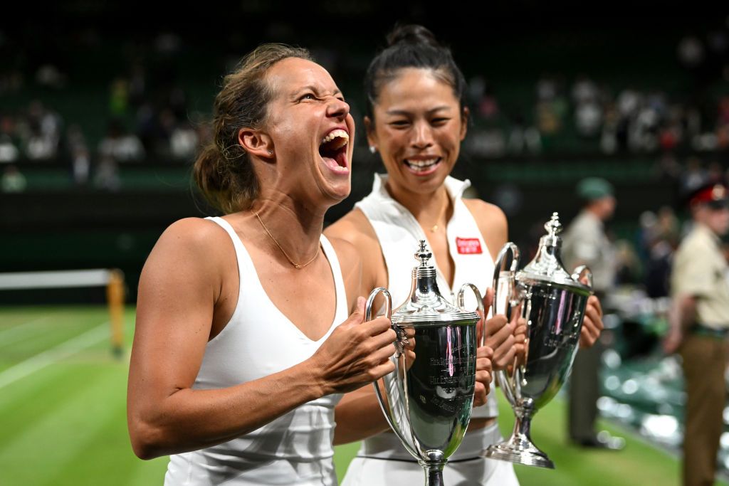 謝淑薇與Barbora Strycova贏得2023年溫布敦網球女子雙打賽事的冠軍。(Photo by Shaun Botterill/Getty Images)
