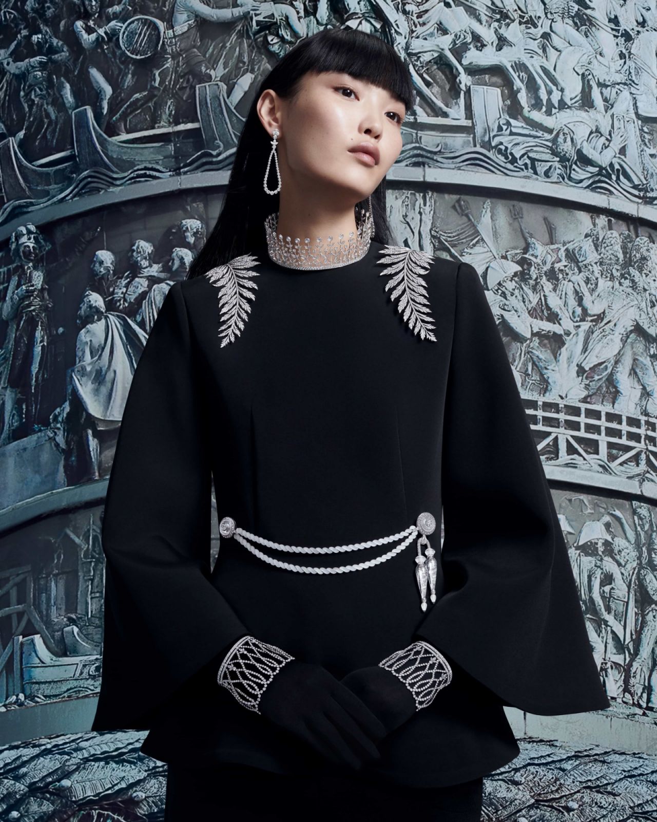 Boucheron The Power of Couture系列運用鑽石與水晶刻劃出蘊藏在服飾之中的力量。(Photo: Boucheron)