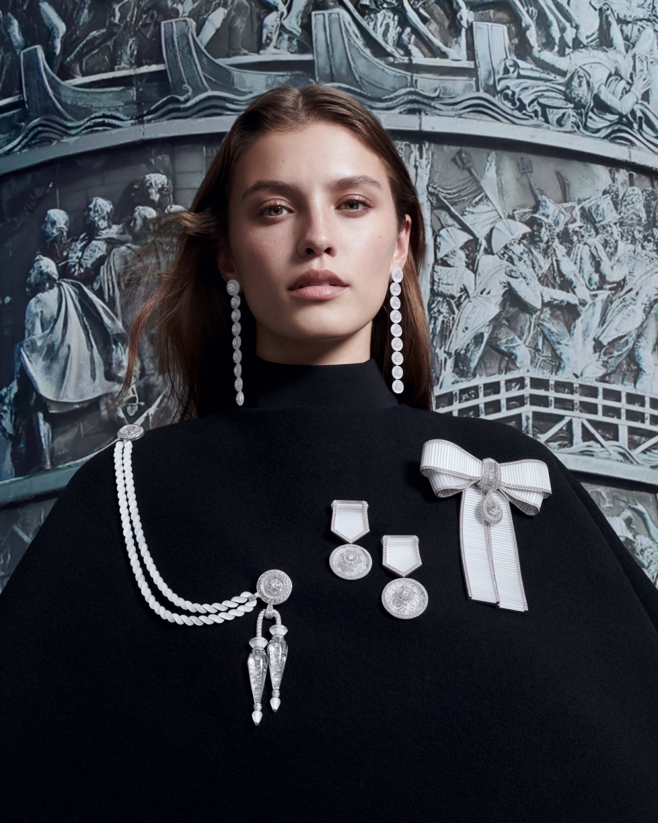 Boucheron The Power of Couture系列運用鑽石與水晶刻劃出蘊藏在服飾之中的力量。(Photo: Boucheron)
