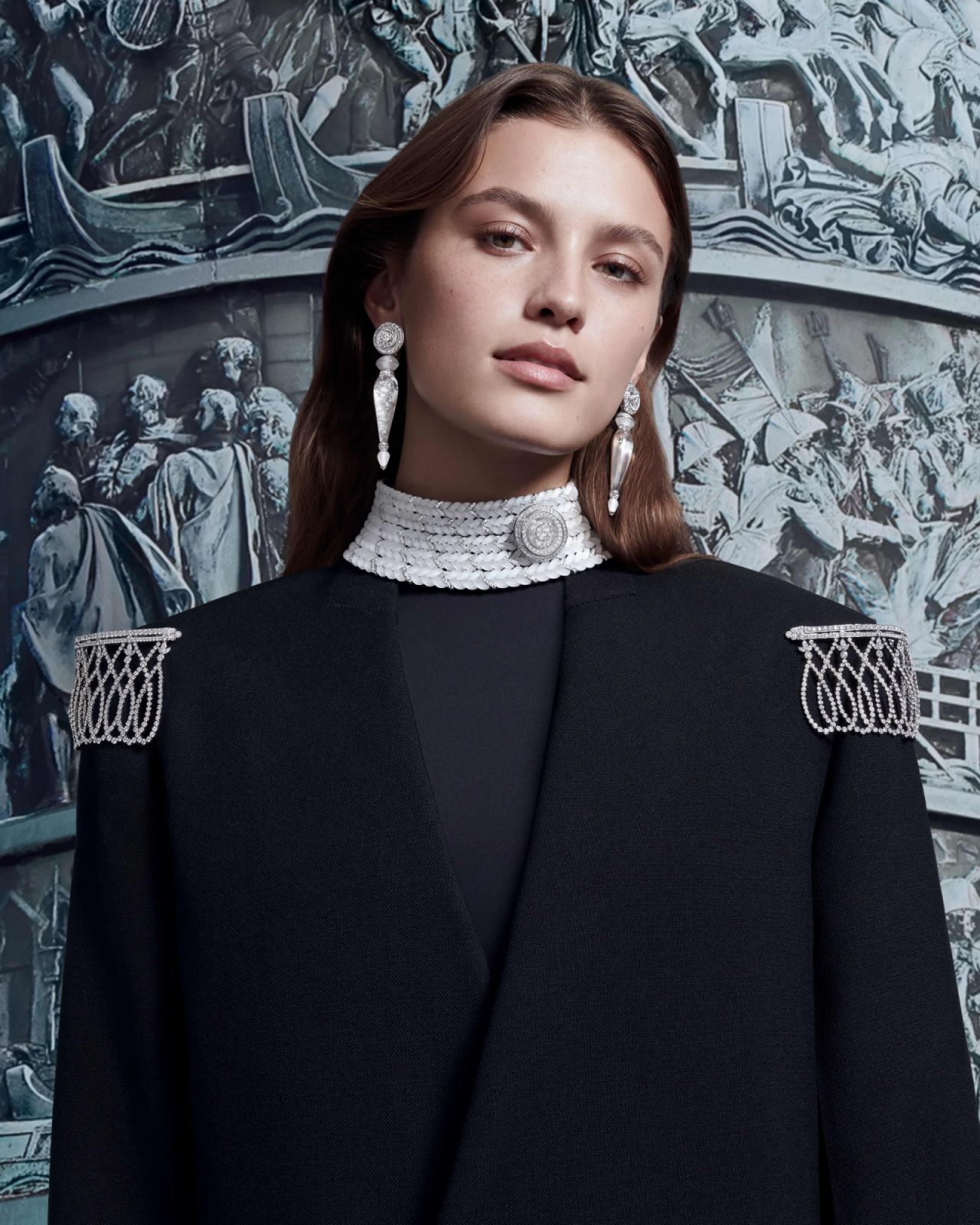 Boucheron The Power of Couture系列運用鑽石與水晶刻劃出蘊藏在服飾之中的力量。(Photo: Boucheron)