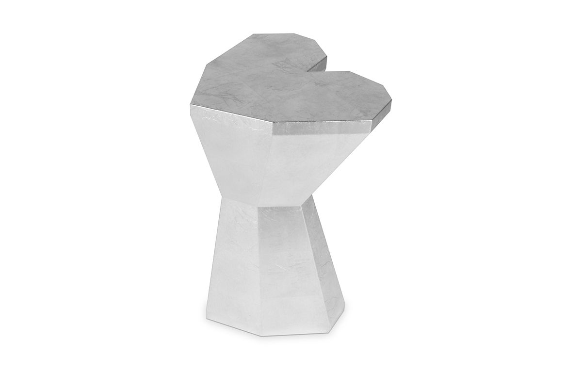 Royal Stranger Queen Heart small table