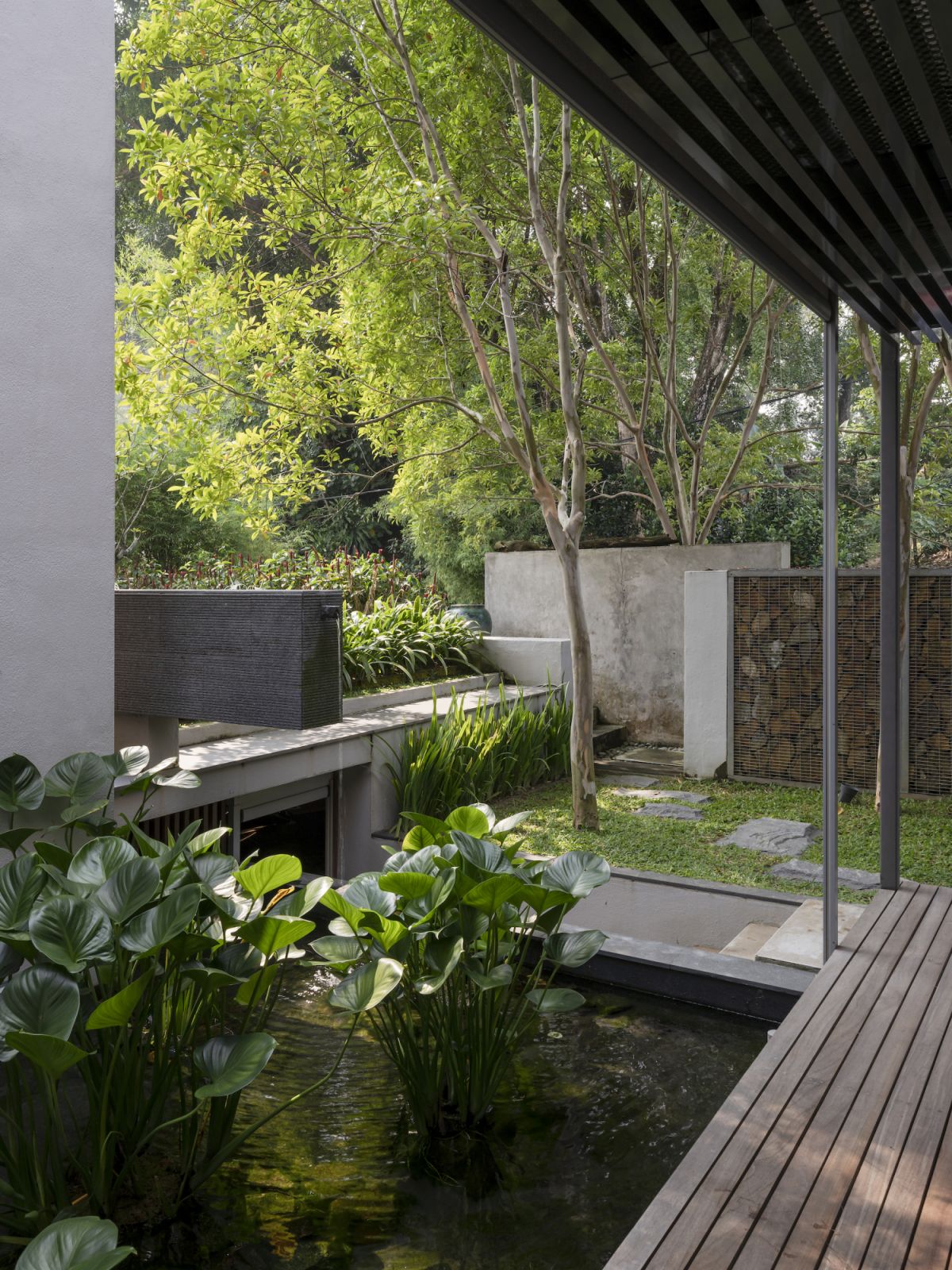Meditative pockets of calm